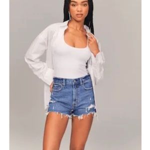 Abercrombie 4” high rise mom short
